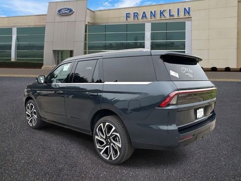 New 2026 Lincoln Navigator Reserve image 5