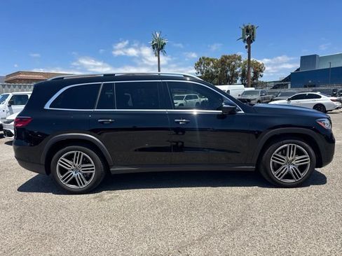 Used 2025 Mercedes-Benz GLS 450 4MATIC image 4