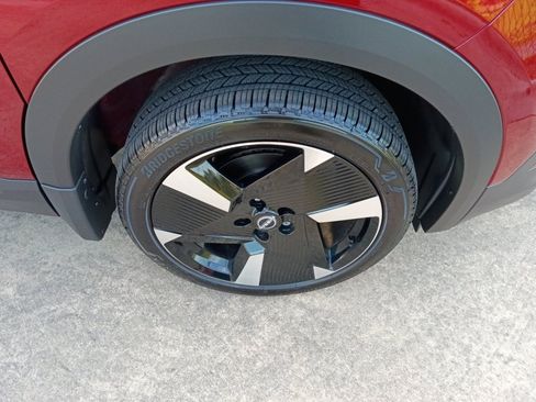 Used 2025 Nissan Kicks SR FWD image 25