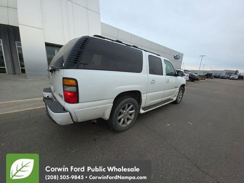 Used 2005 GMC Yukon XL Denali image 13