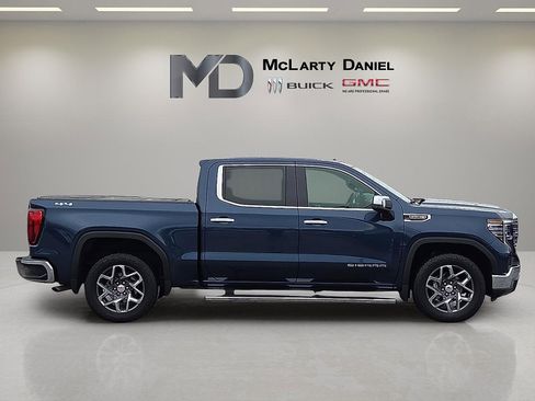 Used 2022 GMC Sierra 1500 SLT w/ SLT Convenience Package image 6