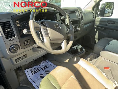 Used 2020 Nissan NV 3500 SL image 22