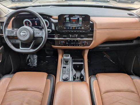 Used 2024 Nissan Pathfinder Platinum w/ Cargo Package AWD/4WD image 17