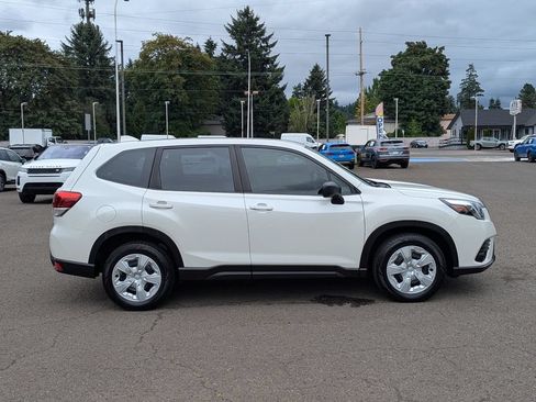 Used 2022 Subaru Forester AWD/4WD image 6