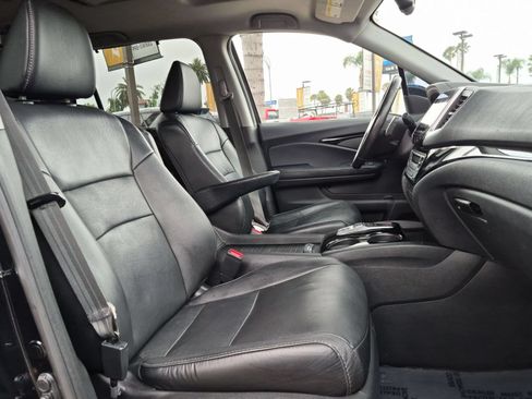 Used 2017 Honda Pilot Touring image 28