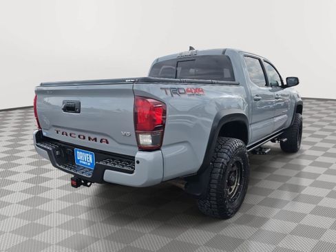 Used 2019 Toyota Tacoma TRD Off-Road AWD/4WD image 4