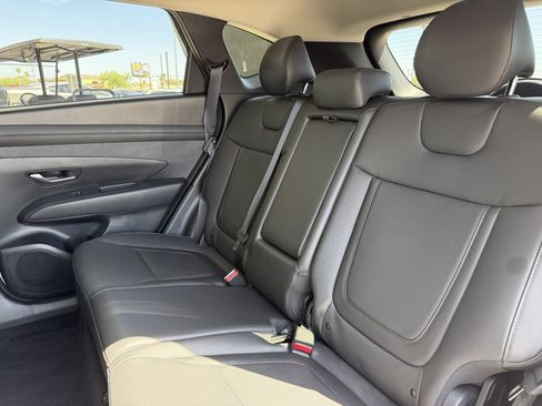 Used 2025 Hyundai Tucson SEL FWD image 32