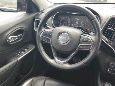 Used 2019 Jeep Cherokee Latitude Plus AWD/4WD image 7