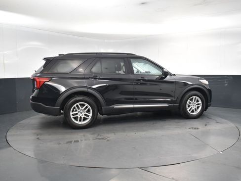 Used 2025 Ford Explorer Active image 6