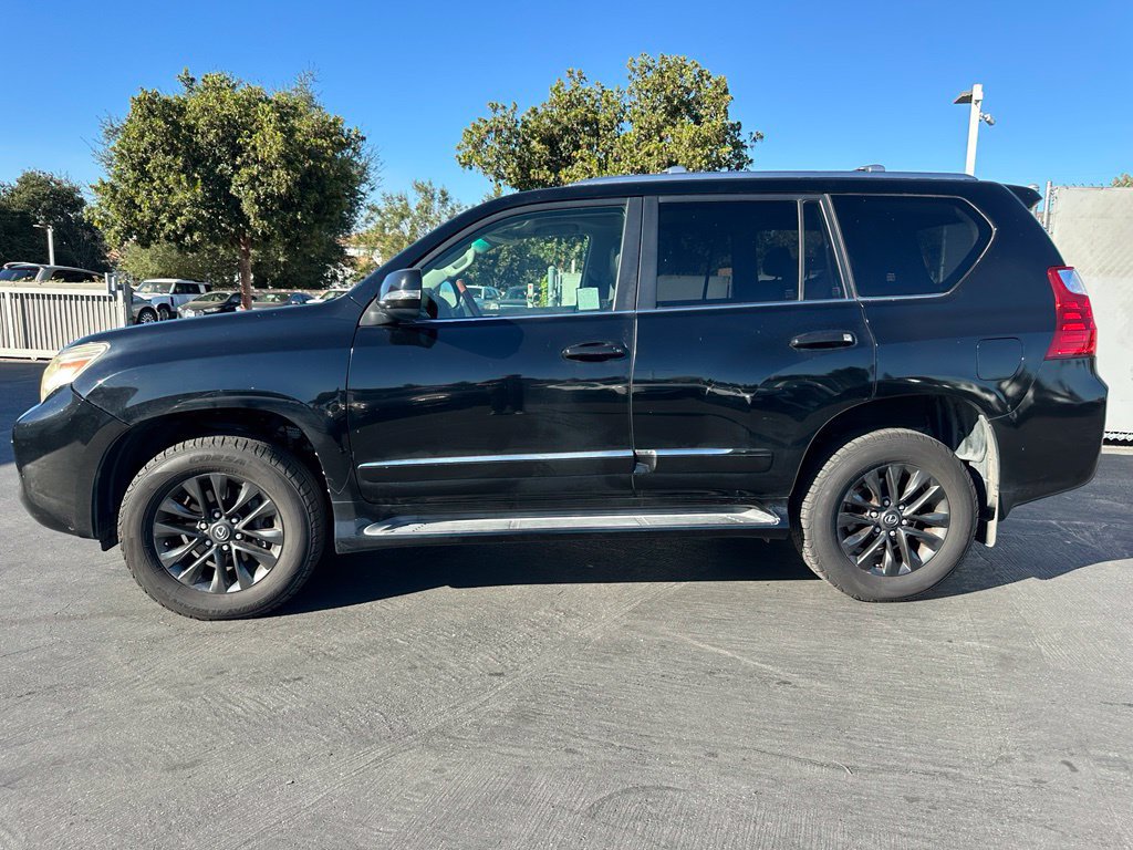 Used 2013 Lexus GX 460 w/ Convenience Pkg AWD/4WD image 2