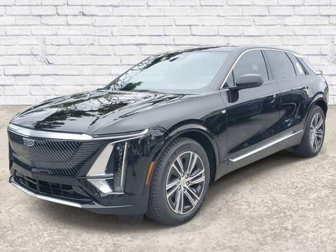 New 2026 Cadillac Lyriq Luxury RWD image 12