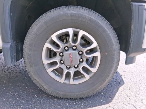 Used 2025 GMC Sierra 3500 SLE AWD/4WD image 9