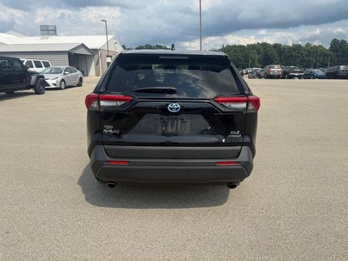 Used 2021 Toyota RAV4 XLE w/ Convenience Package AWD/4WD image 14