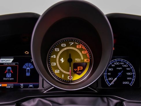 Certified 2022 Ferrari F8 Tributo image 41