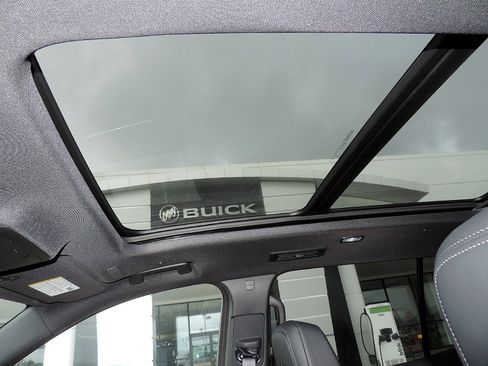 New 2026 Buick Enclave Avenir w/ Super Cruise Package FWD image 9