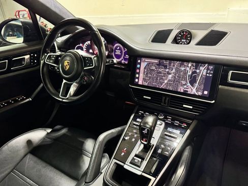 Used 2022 Porsche Cayenne GTS image 36