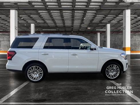 Used 2024 Ford Expedition Limited image 8