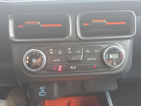 Certified 2022 Ford Maverick XLT w/ XLT Luxury Package image 24