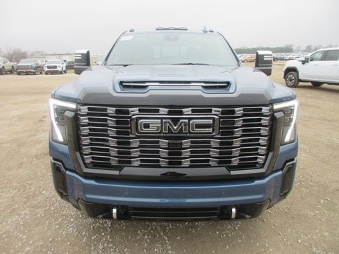 New 2026 GMC Sierra 2500 Denali Ultimate image 11