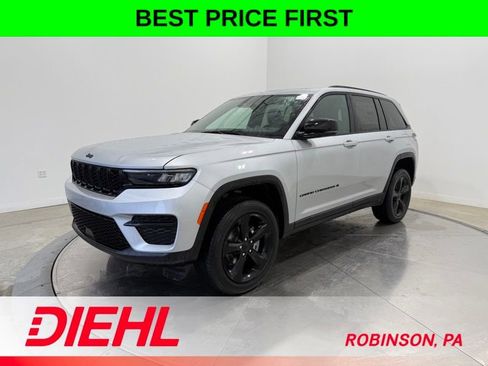 New 2025 Jeep Grand Cherokee Altitude image 3