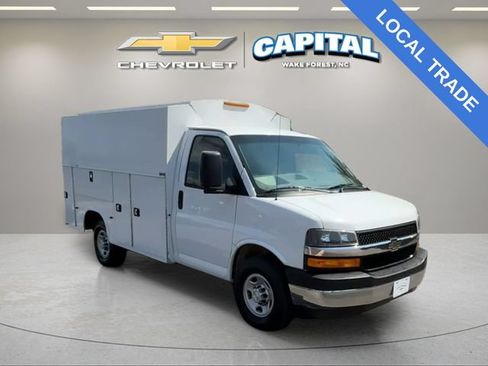 Used 2019 Chevrolet Express 3500 w/ Power Convenience Package RWD image 8