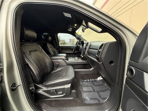 Used 2019 Ford Expedition Max Limited image 17
