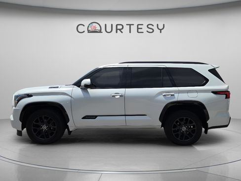 Certified 2023 Toyota Sequoia Platinum AWD/4WD image 2