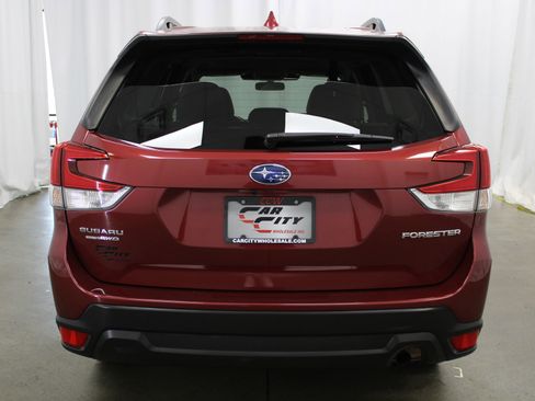 Used 2022 Subaru Forester Premium AWD/4WD image 5