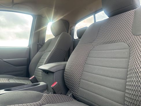 Used 2016 Nissan Frontier SV image 35