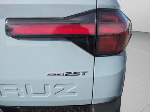 Used 2023 Hyundai Santa Cruz SEL Premium image 15