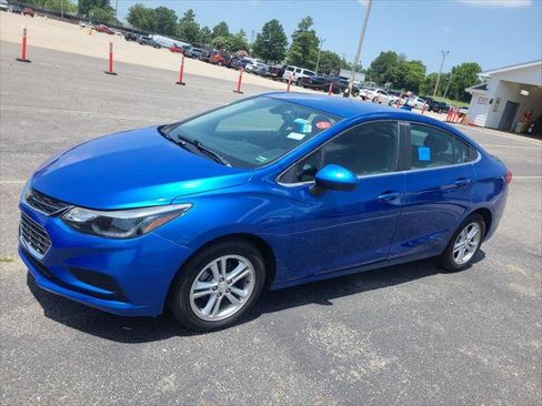 Used 2018 Chevrolet Cruze LT w/ Convenience Package FWD image 25