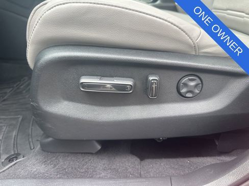 Used 2020 Honda CR-V Touring image 11