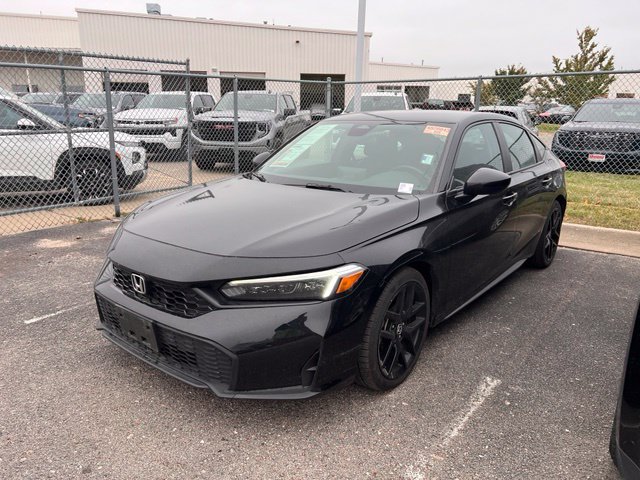 Used 2025 Honda Civic Sport image 3