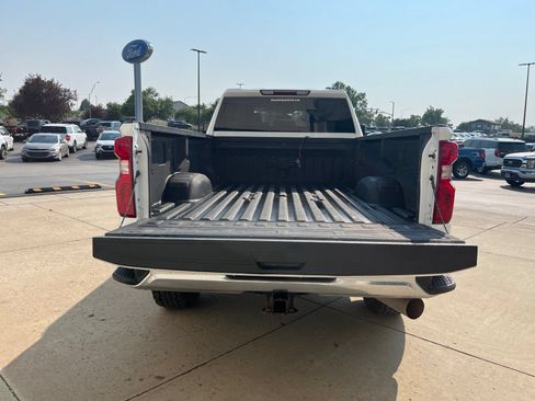 Used 2023 Chevrolet Silverado 3500 LT w/ Convenience Package AWD/4WD image 7