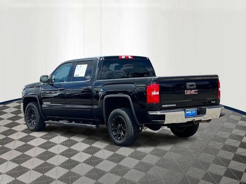 Used 2017 GMC Sierra 1500 SLE w/ SLE Value Package AWD/4WD image 3