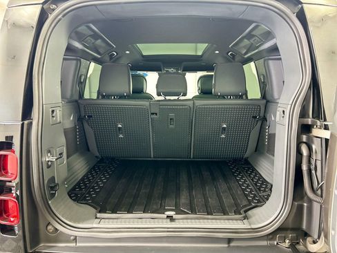 Used 2023 Land Rover Defender 110 X-Dynamic SE image 27