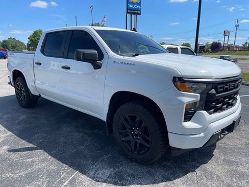 Used 2023 Chevrolet Silverado 1500 Custom AWD/4WD image 2