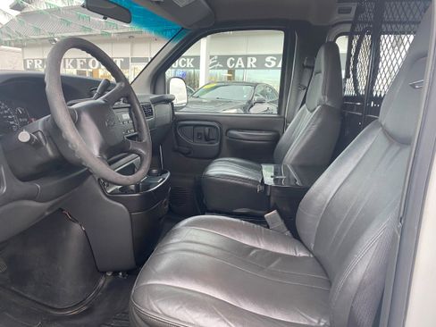Used 2002 Chevrolet Express 1500 image 10