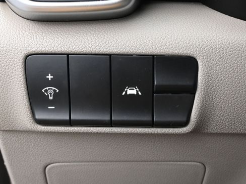 Used 2022 Kia Sportage LX image 12