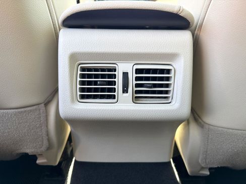 Used 2020 Toyota Camry XLE w/ Navigation Package AWD/4WD image 26