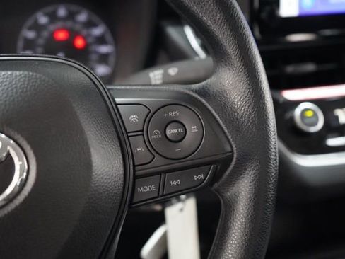 Used 2025 Toyota Corolla LE image 23
