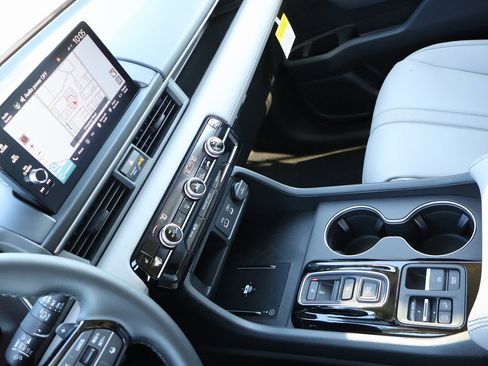 New 2025 Honda Pilot Touring image 19