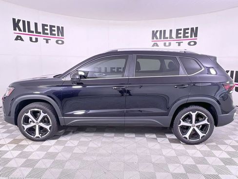 Used 2025 Volkswagen Taos SEL image 4