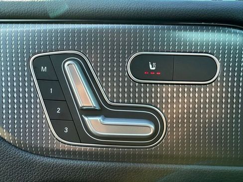 Certified 2023 Mercedes-Benz GLB 250 4MATIC image 15