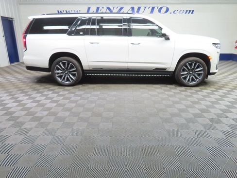 Used 2024 Cadillac Escalade ESV Sport w/ Touring Package AWD/4WD image 2