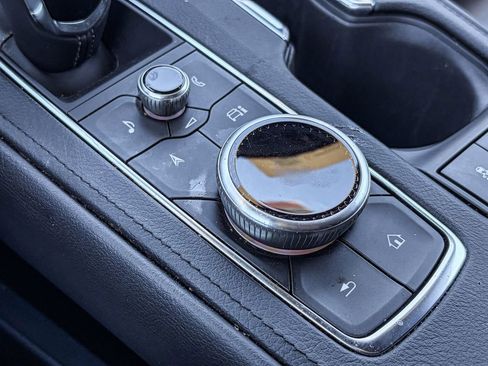 Certified 2024 Cadillac XT4 Premium Luxury image 32