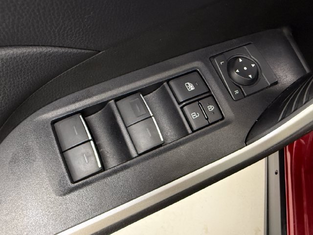 Used 2022 Toyota RAV4 XLE w/ Convenience Package FWD image 27