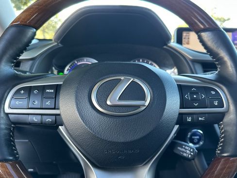 Used 2018 Lexus RX 450hL Premium image 31