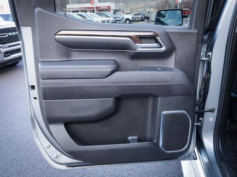 Used 2023 GMC Sierra 1500 SLE image 33