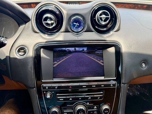 Used 2012 Jaguar XJ RWD image 22